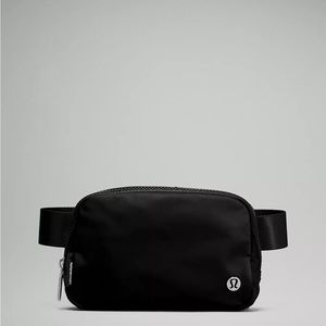 LULULEMON EVERYWHERE BELT BAG BLACK